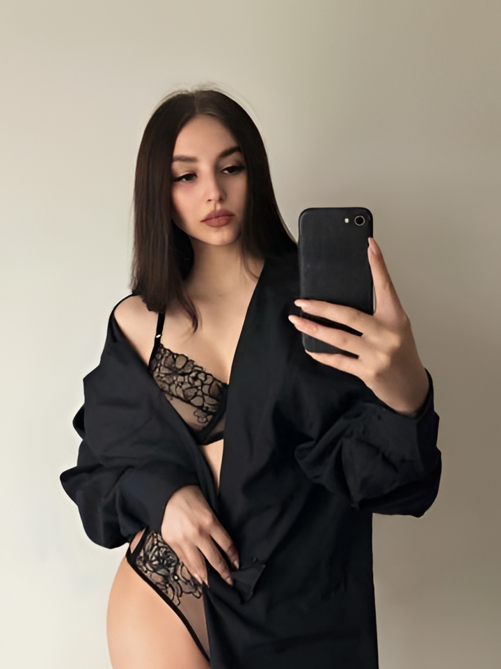 Дарина привлекательная девушка из Пскова цена от 1500 руб