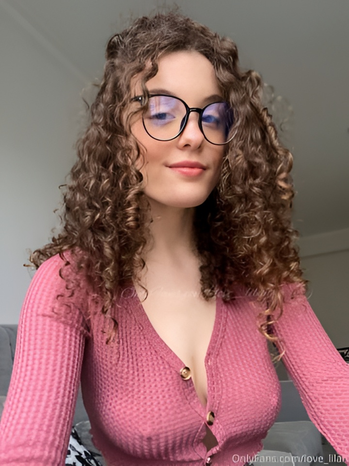 Эвелина привлекальеная девушка из Пскова цена от 3000 руб