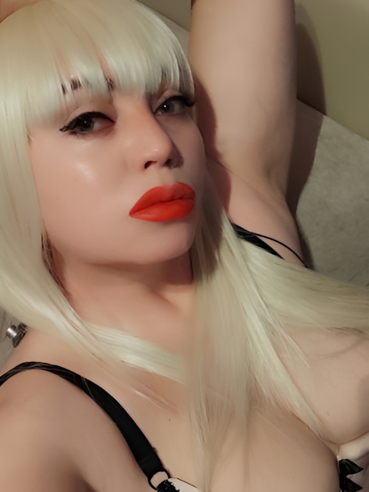 Фрида привлекальеная девушка из Пскова цена от 3000 руб