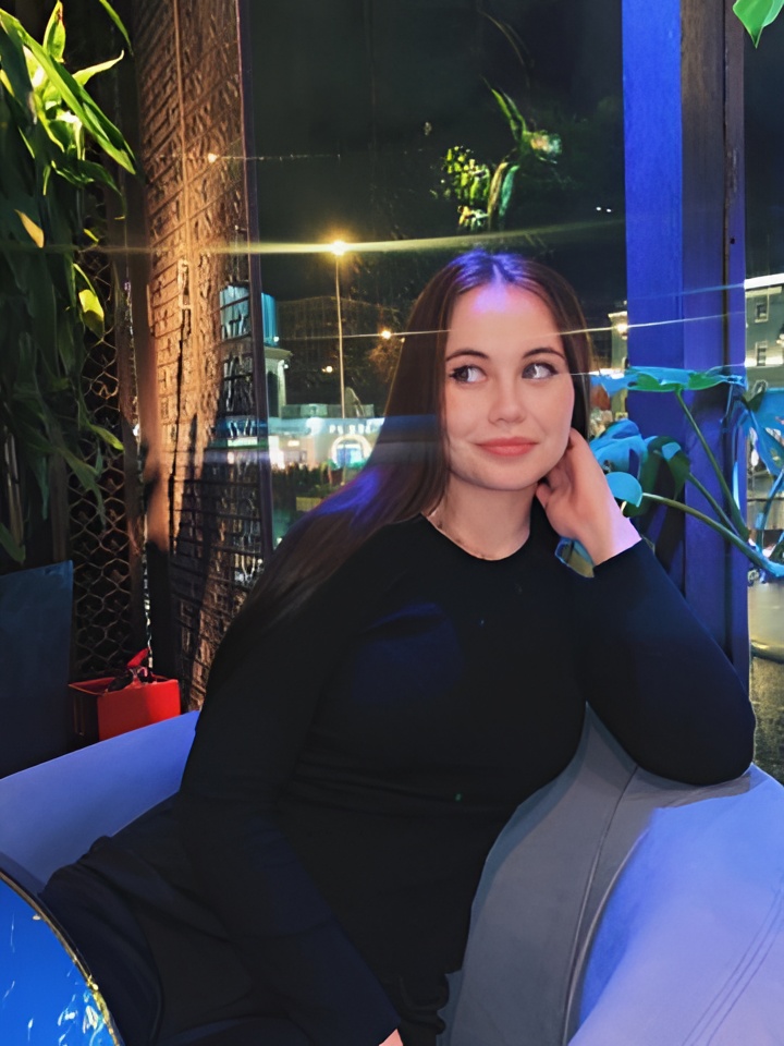 Софи привлекальеная девушка из Пскова цена от 10000 руб