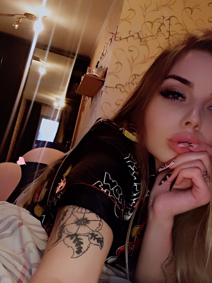 Юстина привлекательная девушка из Пскова цена от 3000 руб