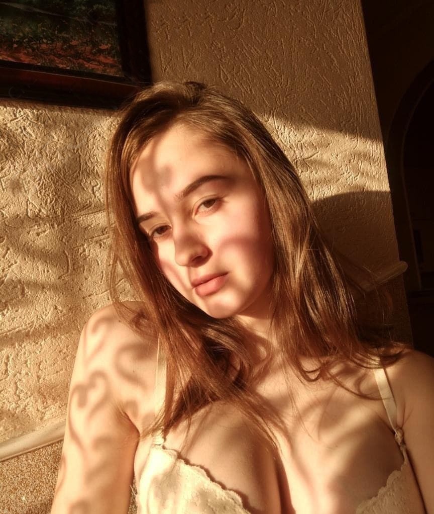 Анна привлекальеная девушка из Пскова цена от 3000 руб