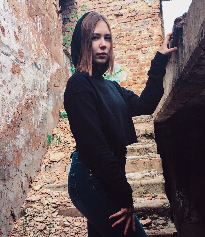 Елена привлекальеная девушка из Пскова цена от 3500 руб