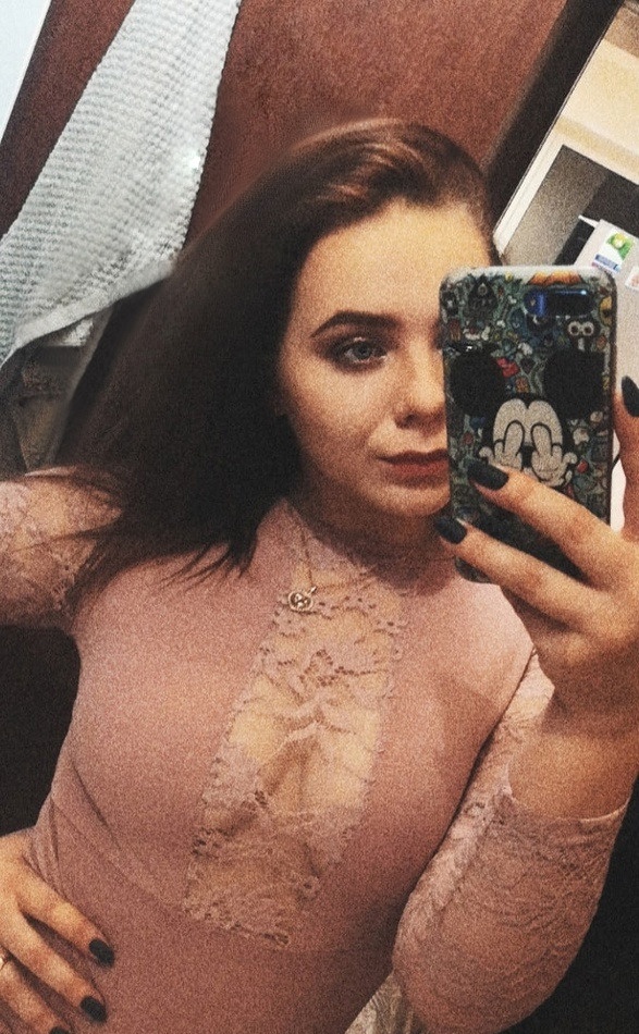 Карина привлекальеная девушка из Пскова цена от 3500 руб