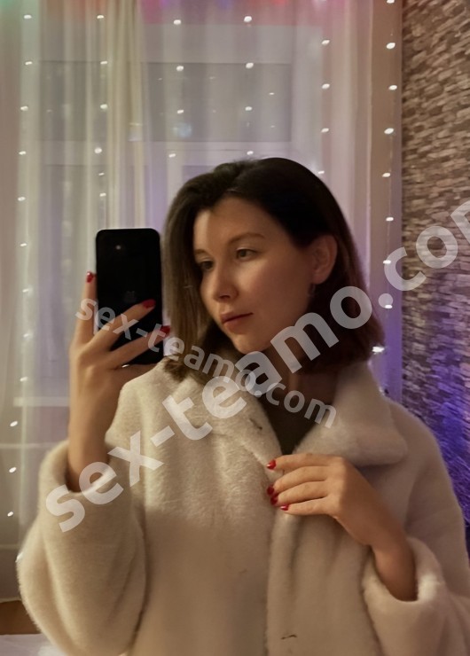 Василиса привлекательная девушка из Пскова цена от 9000 руб