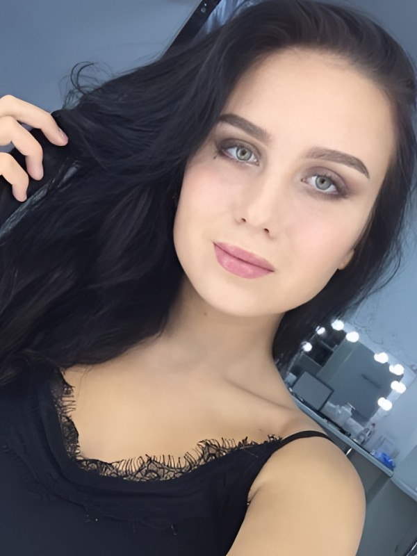 Дина привлекательная девушка из Пскова цена от 4000 руб