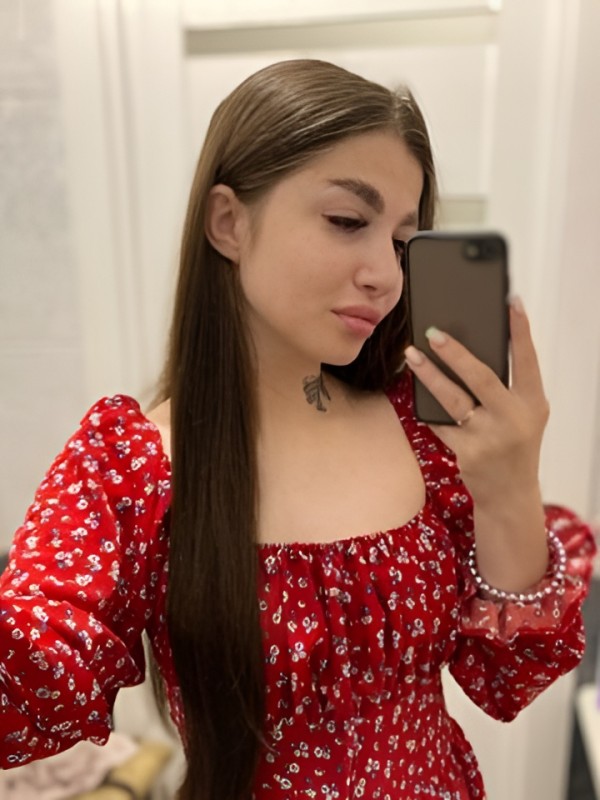 Рада привлекательная девушка из Пскова цена от 2000 руб