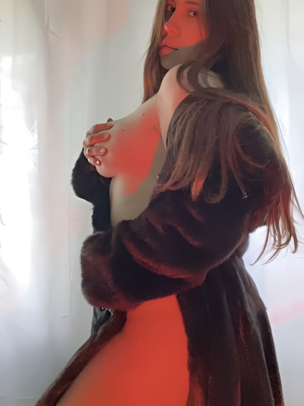 Роксана привлекательная девушка из Пскова цена от 3000 руб