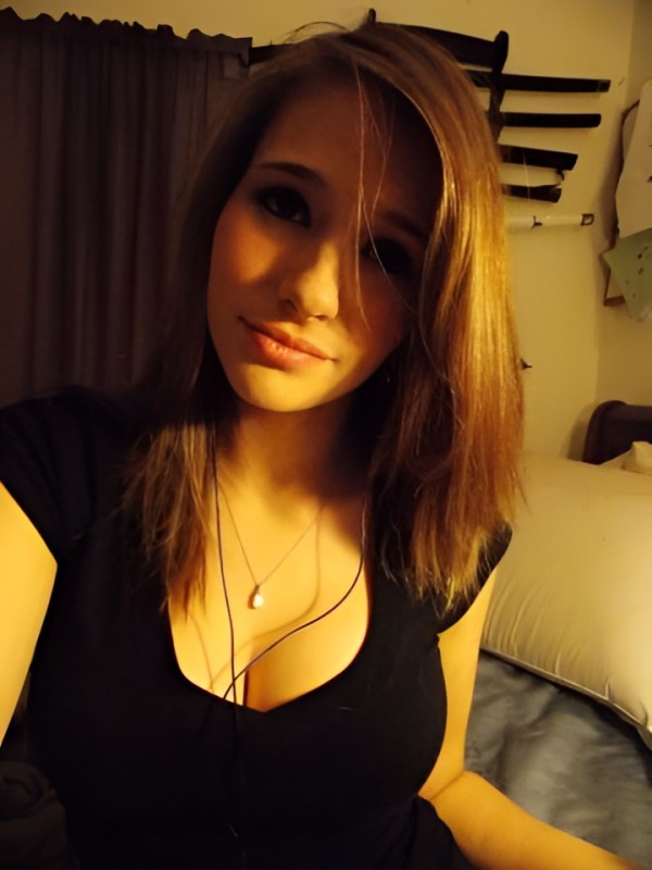 Сабина привлекательная девушка из Пскова цена от 2000 руб