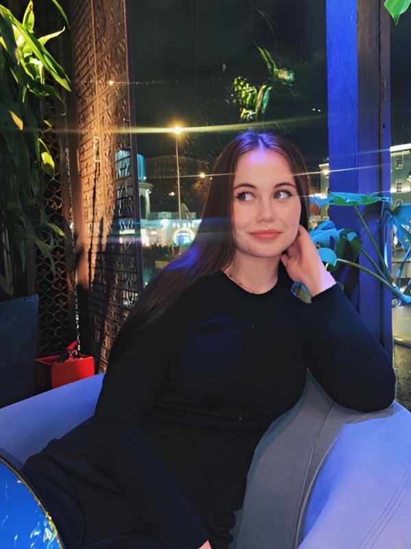 Софи привлекательная девушка из Пскова цена от 10000 руб