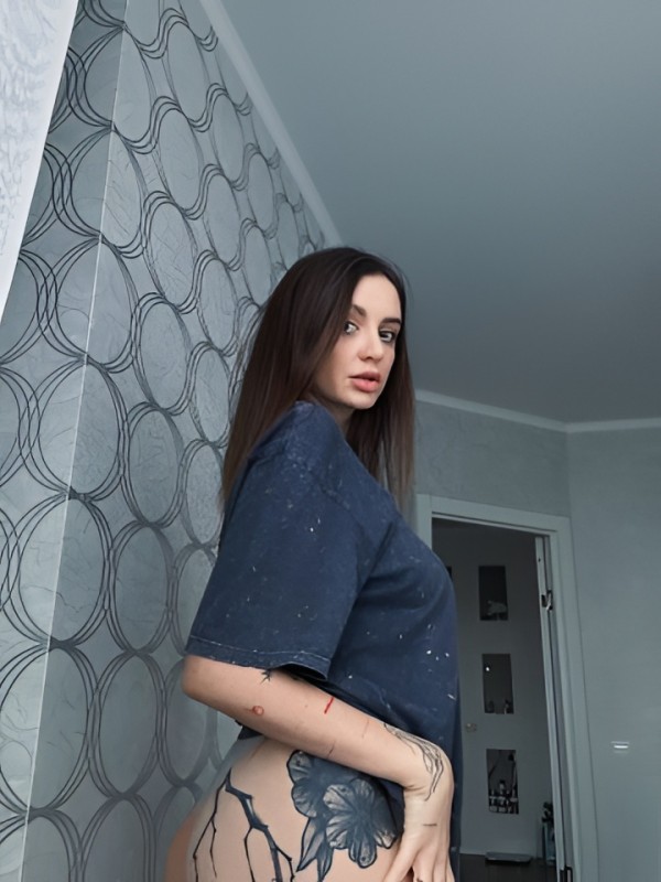 Света привлекательная девушка из Пскова цена от 2000 руб