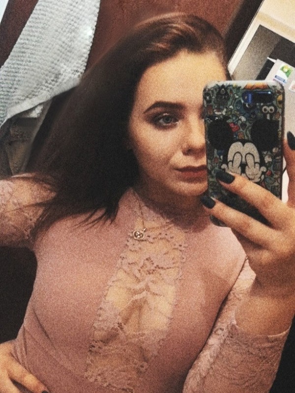 Карина привлекательная девушка из Пскова цена от 3500 руб