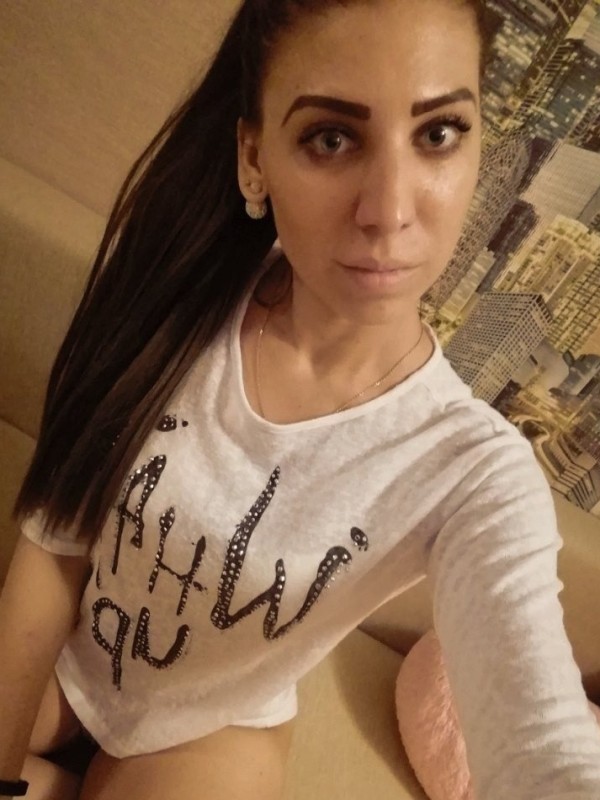 Людмила привлекательная девушка из Пскова цена от 3000 руб