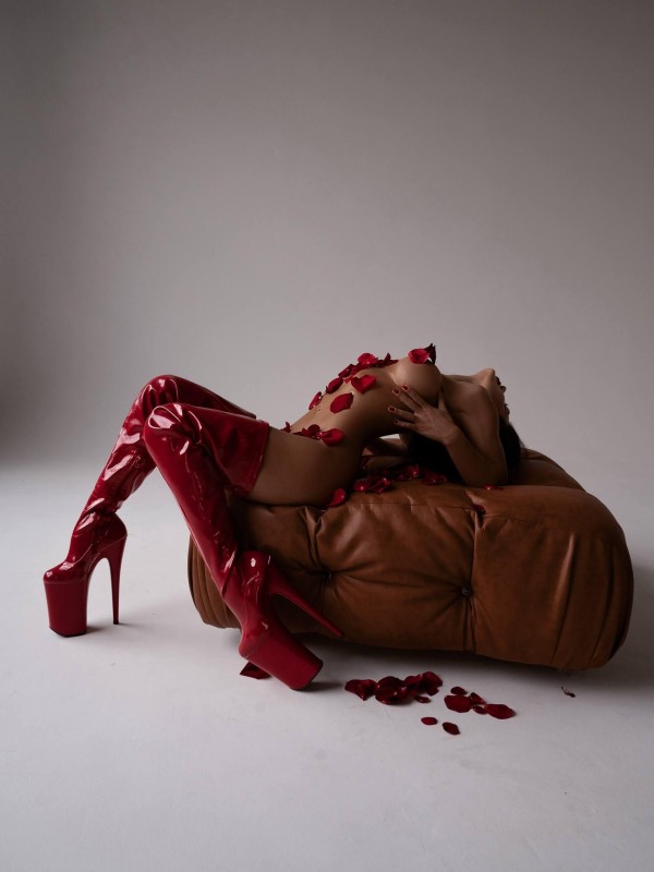 Елизавета привлекательная девушка из Пскова цена от 7000 руб